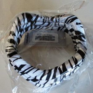 𝅺NOI 3 STACKABLE BLACK & WHITE BANGLE BRACELETS